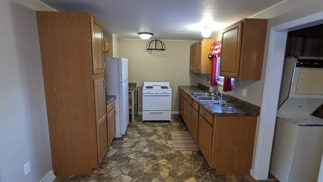 Photo - 15921 W 3rd St