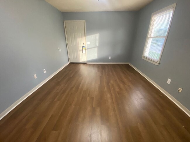 Photo - 123 Cavin Court Unit D