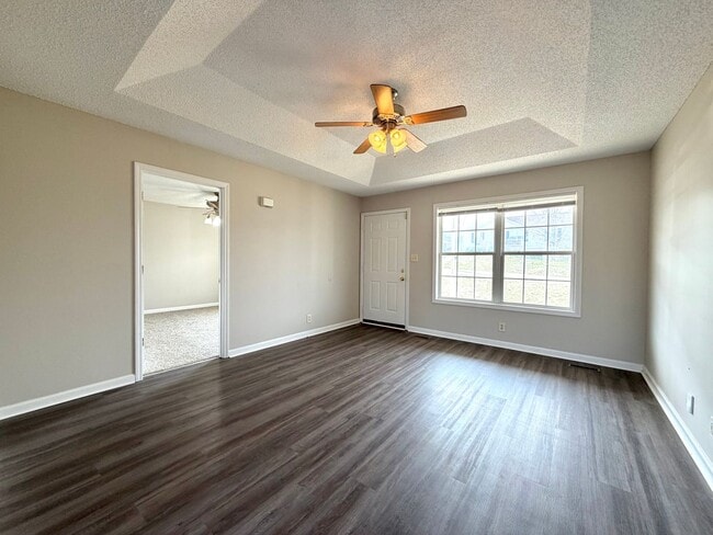 Photo - 935 Lindsey Dr