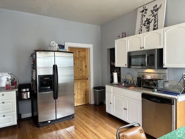 Building Photo - 52 Harvest St Unit 2 Rental