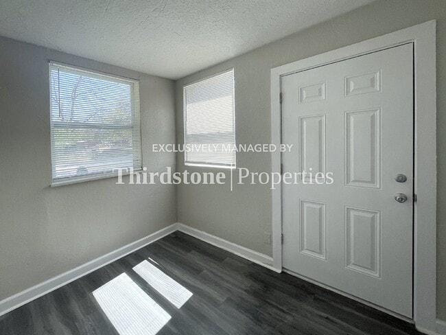 Photo - 1002 Lawrence St