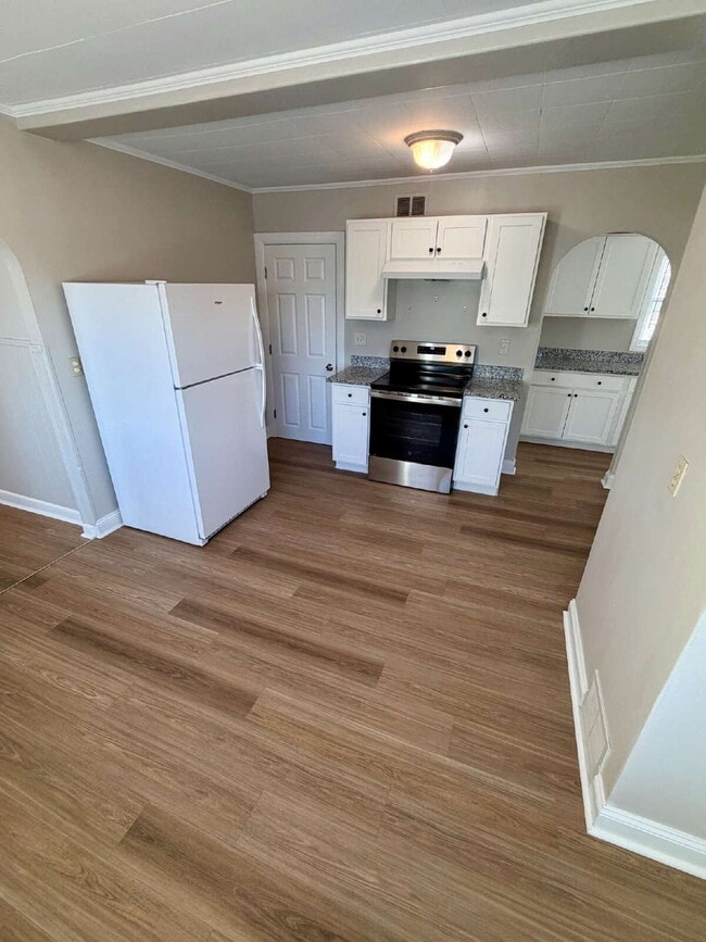 Photo - Bright 3-Bedroom Nashua Rental Near Downtown, Shopping, and Commuter Routes Unidad B