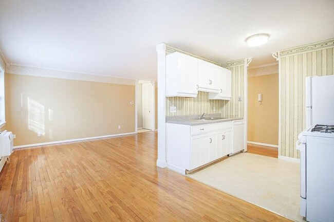 Photo - 261 Regency Park Dr