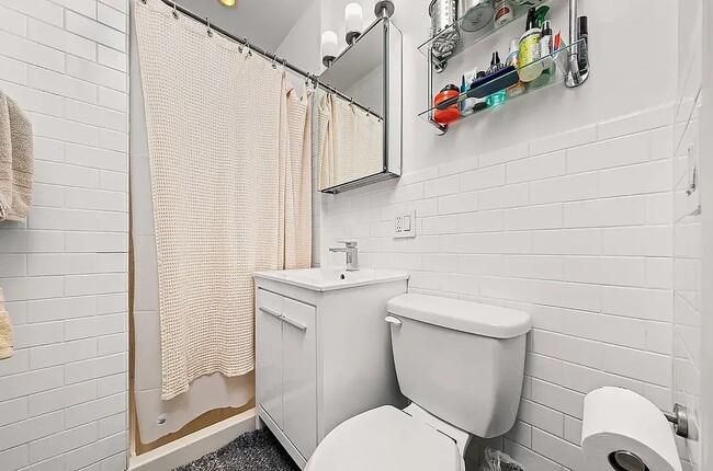 Photo - 102 Christopher St Unidad 6F