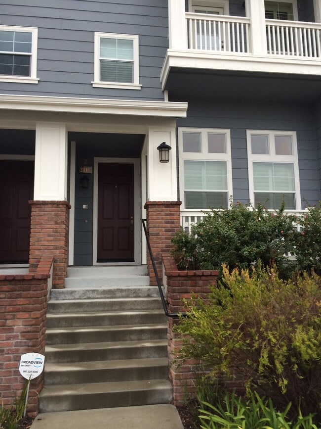 Photo - 2110 Northshore Dr