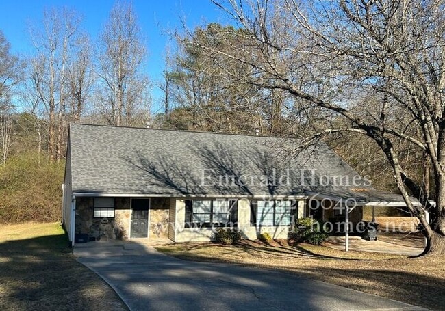 Building Photo - Ready Now!!! Cozy ranch 2 bedroom 1.5 bathroom duplex in Snellville! Unit A