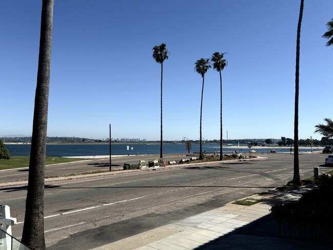 Building Photo - 3522 Crown Point Dr