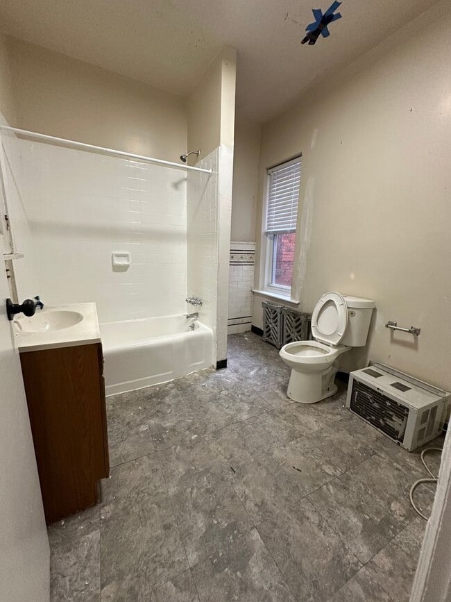 1306 W Hunting Park Ave