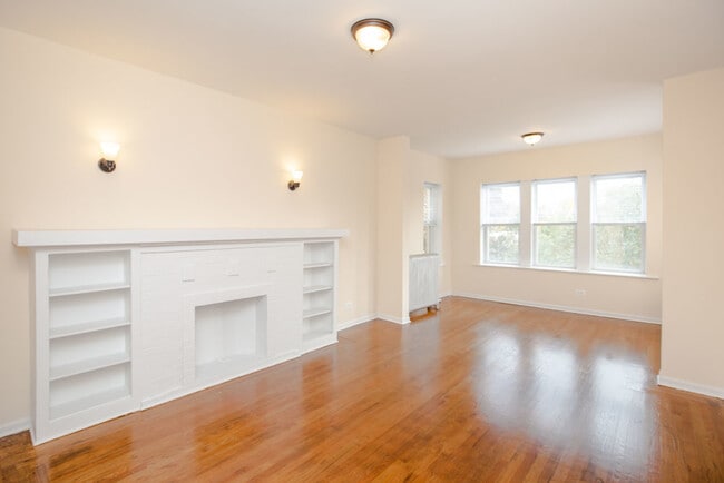 Photo - 4412 N St Louis Ave Unit 3A