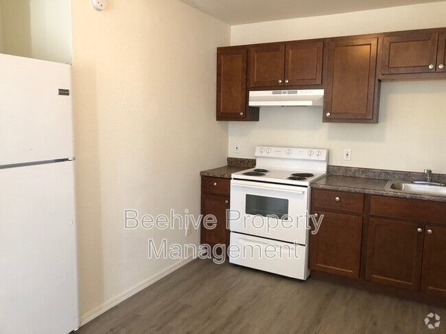 Building Photo - 739 E Pierce St Rental