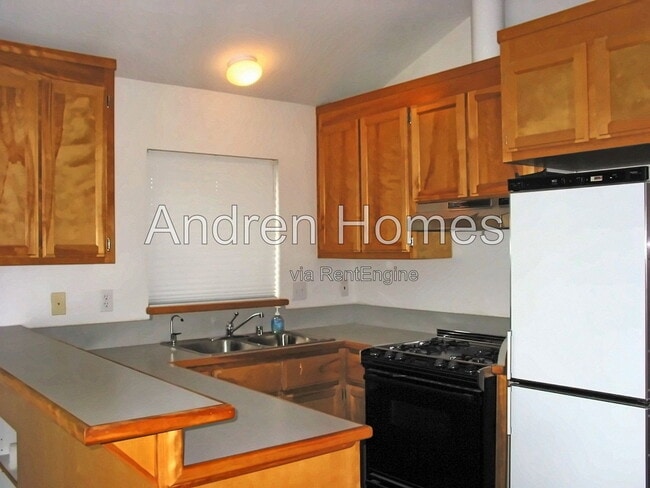 Photo - 1841 Alice St