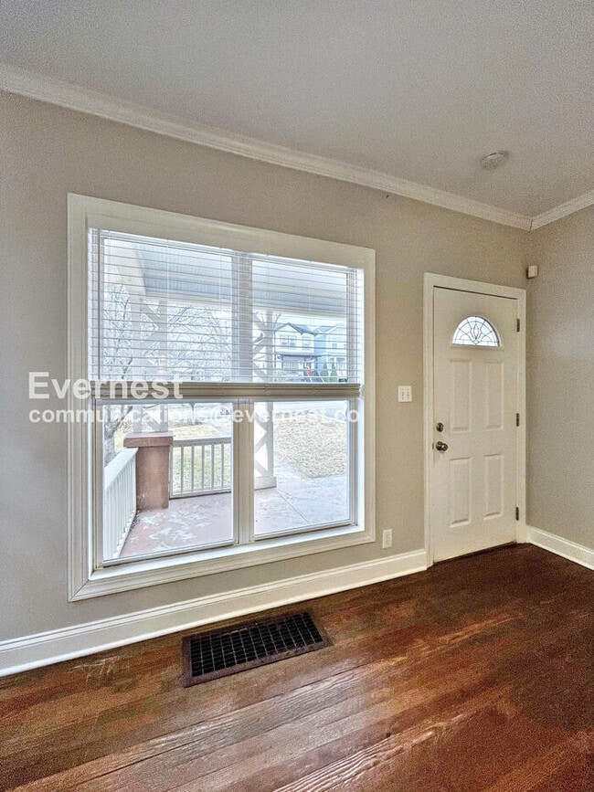 Photo - 2913 Davis Ave