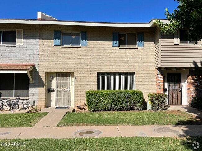 Building Photo - 1534 West Campbell Ave Rental