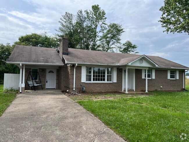 Building Photo - 1153 Airport Rd Rental