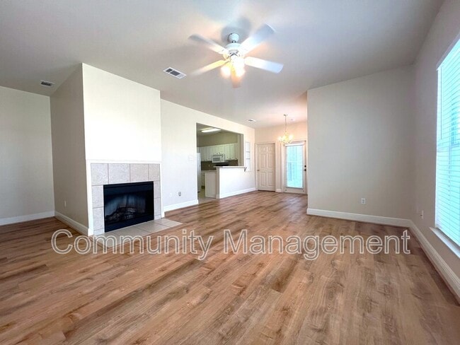 Building Photo - 5163 Etta St Unit 7-A