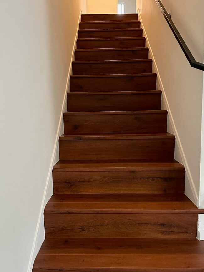 Staircase - 2409 Harriman Ln Unit B