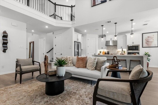 Photo - 212 Barton Oak Trl