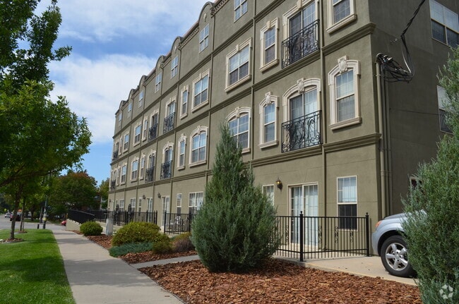 Building Photo - 1986 S University Blvd Unit 103 Rental