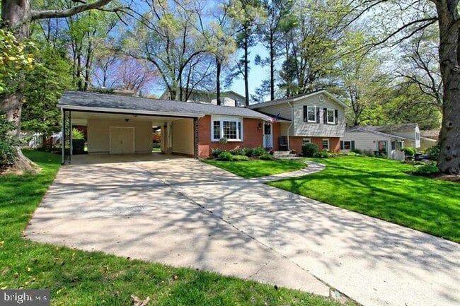 Building Photo - 7012 Hadlow Dr Rental