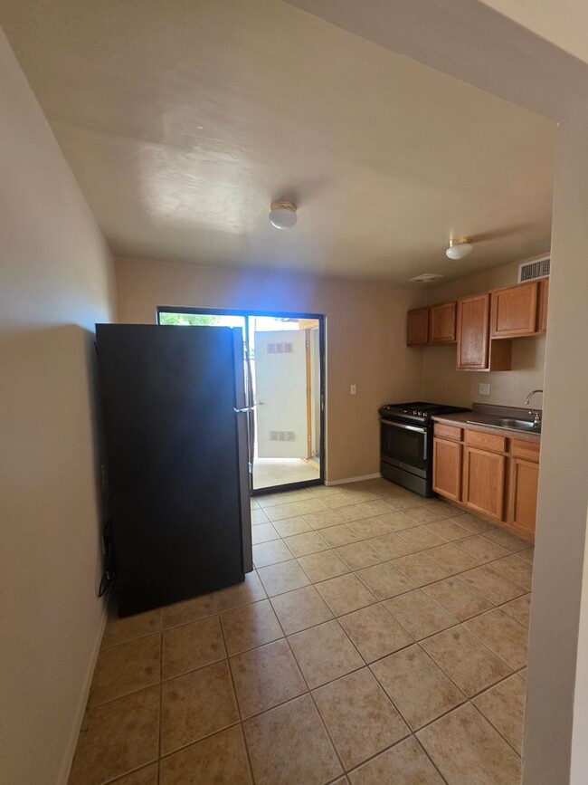 Photo - Spacious Large 2BR 1BA Condominium w/ Pool & Spa Access • Freshly painted in Tucson Unidad 22