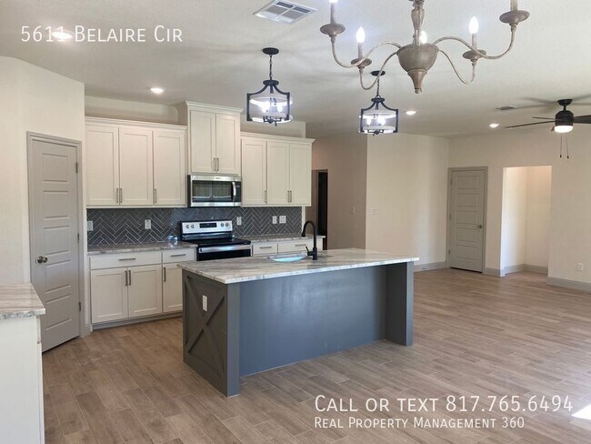 Photo - 5611 Belaire Cir