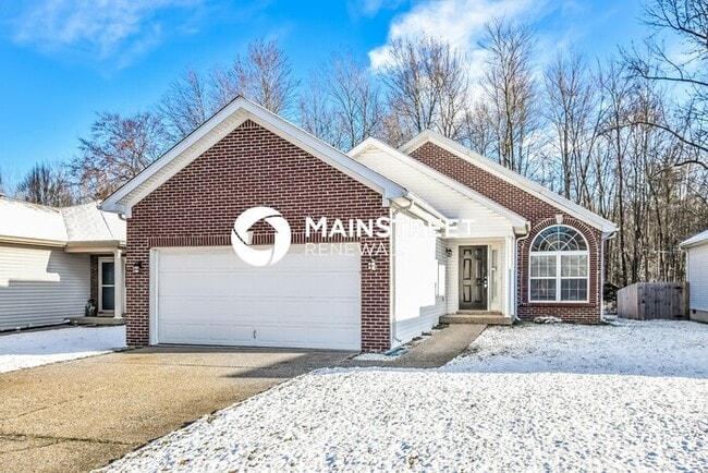 Photo - 3 Bedroom Pet-Friendly Home in Louisville, KY with Main Street Renewal