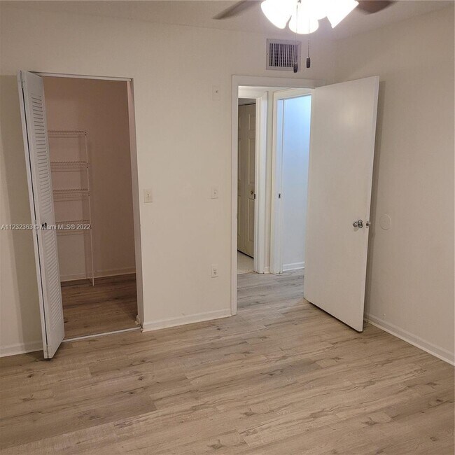 Photo - 2071 Renaissance Blvd Unidad 202