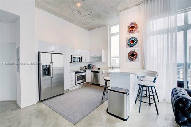 Photo - 234 NE 3rd St Unidad 234 NE 3rd St  UPH01