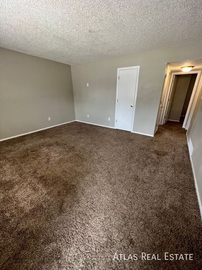 Photo - 1017 Delaware Dr Unit 2