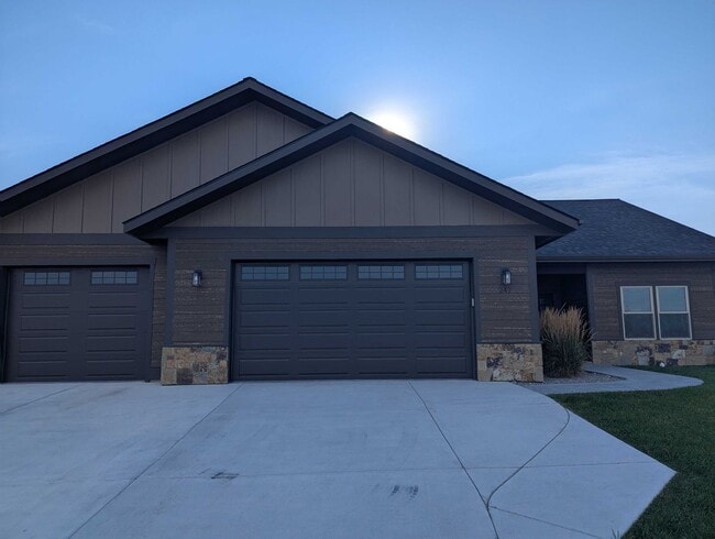 Building Photo - 247 Northland Dr Rental