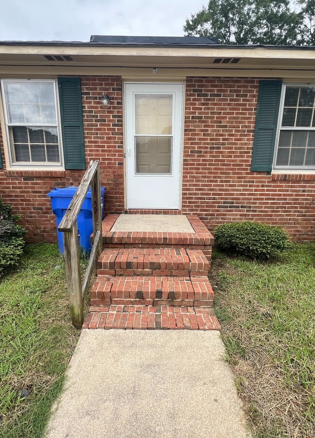 Building Photo - 2208 Candlewood Dr SW Unit A