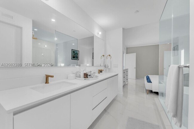 Photo - 700 NE 24th St Unit 1405