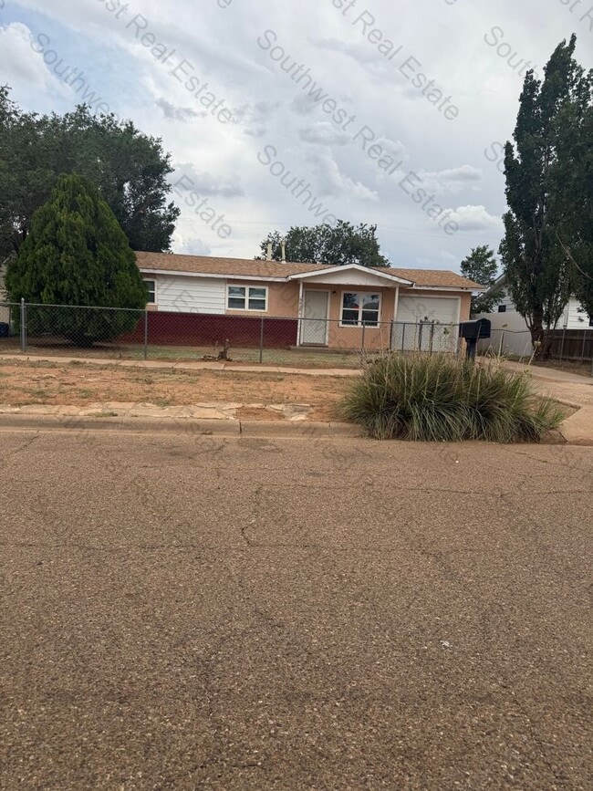 Building Photo - Cute 3 bedroom 1 bath home.