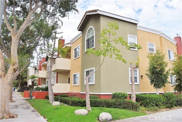Building Photo - 1215 E San Antonio Dr Rental