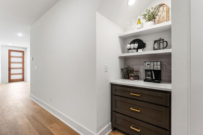Photo - 4126 W Olive St