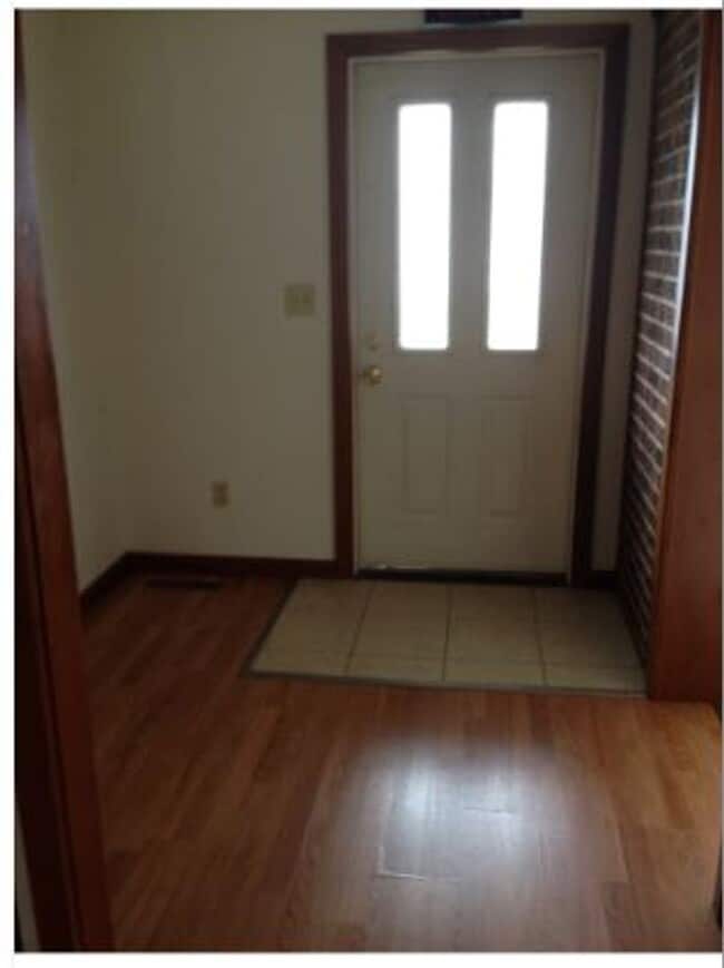 Photo - 1175 Mt Vernon Rd Unit apt c