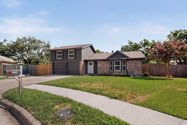 Photo - Newly Renovated Home In Watauga Ready To Be Yours!!!!