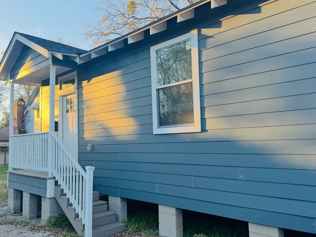 Photo - 860 France St