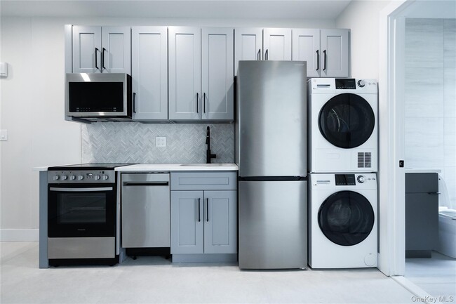 Photo - 315 W Broadway Unit 1N