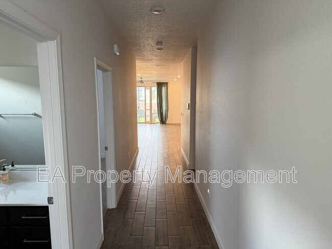 Photo - 6742 Clayton Dr NE