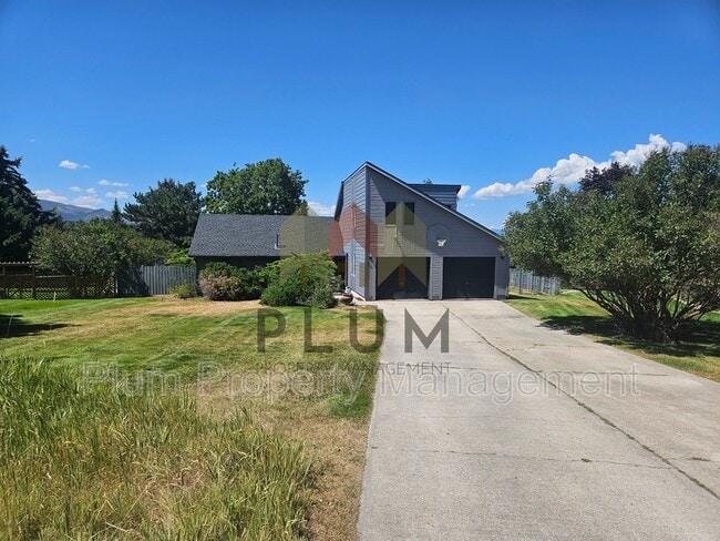 Building Photo - 2422 56th St Rental