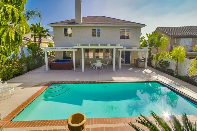 Building Photo - Gorgeous 4 Bedroom Santa Fe Hills Home With a Pool!