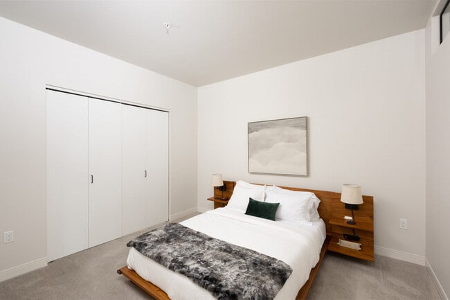 Photo - 1632 N Franklin Pl Unit ID1379008P