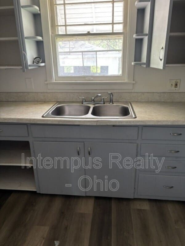 Photo - 231 Marmion Ave