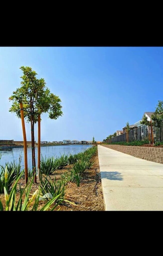 Photo - North Lake (Natomas) 4/3+ HUGE Bonus!  WATER VIEW!! - Please read entire ad for viewings!