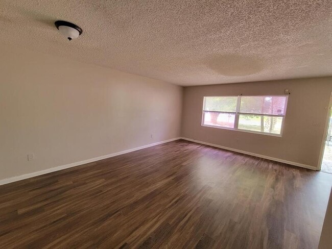 Photo - 500 N Mars Ave