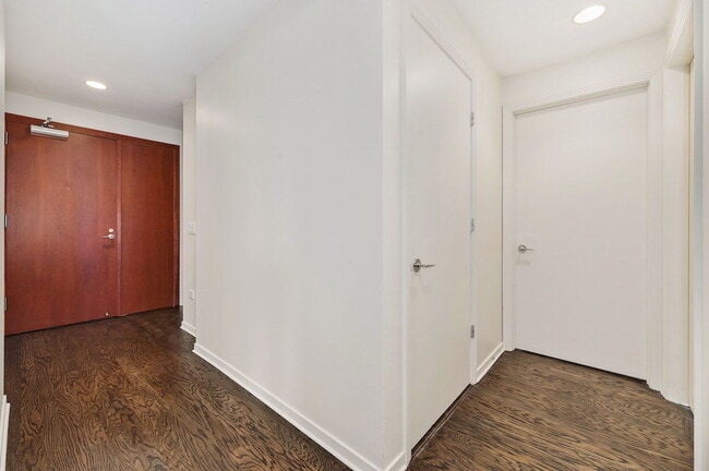 400 N Clinton St Unit 706
