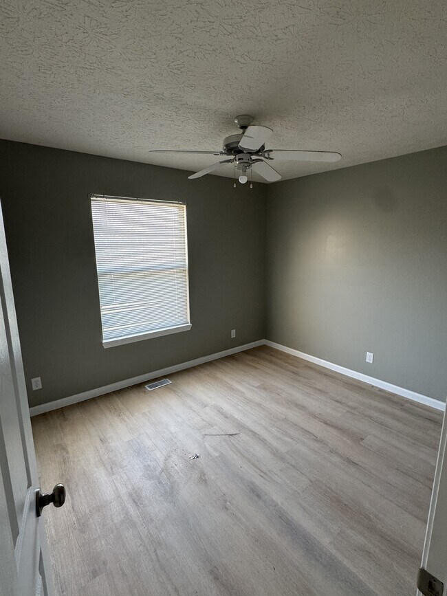 Photo - 804 Woodmere Dr