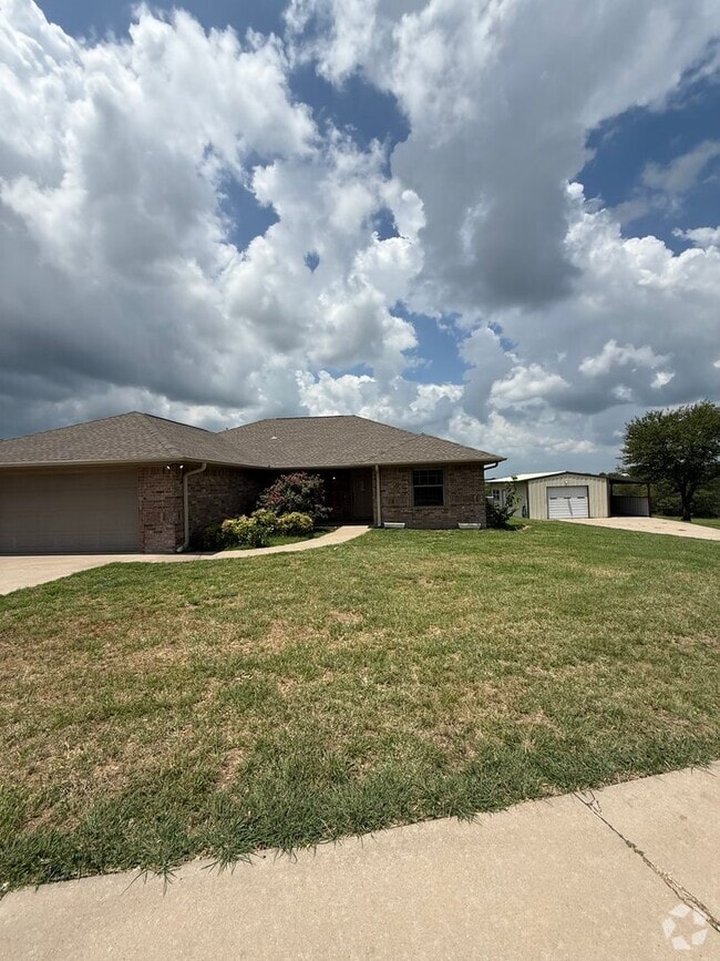 Building Photo - 4 Acres + METAL SHOP + Horses Welcome Rental