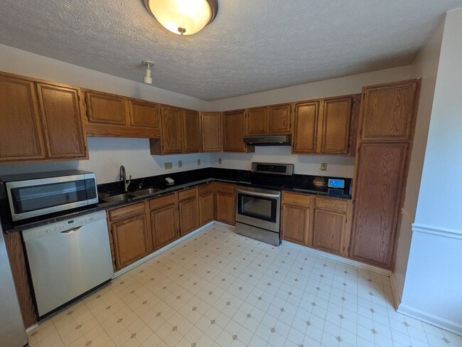Photo - 6008 Yeaton Glen Dr